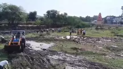शामगढ़: शामगढ़ भानपुरा में जल गंगा संवर्धन अभियान पर नगर परिषद अध्यक्ष ने कहा- जनता स्वच्छता में साथ नहीं दे रही