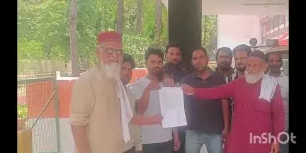 उन्नाव: थाना गंगाघाट क्षेत्र दीपक नगर में खुले शराब के ठेका को लेकर स्थानीय लोग हुए परेशान उन्नाव डीएम से की शिकायत #jansamasya