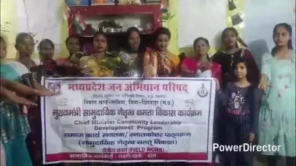 तामिया: विश्व पर्यावरण दिवस और गंगा दशहरा पर तामिया के शनि मंदिर में साफ-सफाई कर पौधारोपण किया गया