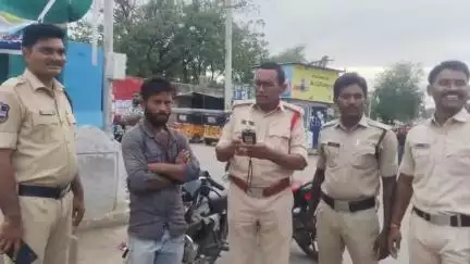 అసిఫాబాద్: ఆసిఫాబాద్ పట్టణంలో డ్రంక్ అండ్ డ్రైవ్ తనిఖీలు, ముగ్గురిపై కేసు నమోదు చేసిన ఆసిఫాబాద్ ఎస్సై శ్యాంరావు జాడే