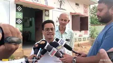 ପାଟଣାଗଡ: ସାଳେପାଳି ରେ ଖଣି ଖାଦନ ଖନନ କୁବିରୋଧ କରି ଆଦିବାସୀ ଭବନ ରେ ପ୍ରତିକ୍ରିୟା ରଖିଛନ୍ତି ଆଦିବାସୀ ନେତା