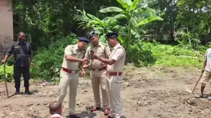 মাদারিহাট: মাদারিহাটে বীরপাড়া ব্লকে বৃহস্পতিবার সরকারি এবং বেসরকারি উদ্যোগে বিশ্ব পরিবেশ দিবসে বৃক্ষরোপণ, গাছের চারা বিলি করা হল