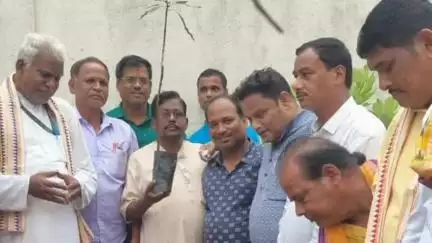 ଅନୁଗୋଳ: ଜିଲ୍ଲା ବିଜେପି କାର୍ଯ୍ୟାଳୟରେ ବୃକ୍ଷ ରୋପଣ କାର୍ଯ୍ୟକ୍ରମ ଅନୁଷ୍ଠିତ