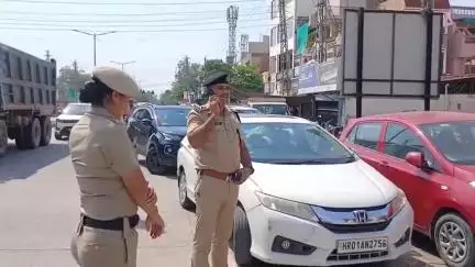अम्बाला: अंबाला पुलिस ने अंबाला-यमुनानगर हाइवे पर नो पार्किंग में खड़े वाहनों के काटे चालान