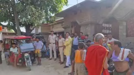 मोतिहारी: शर्मा टोला गांव के समीप अज्ञात बाइक की ठोकर से साइकिल पर सवार दो किशोरियां गंभीर घायल, एक की हुई मौत