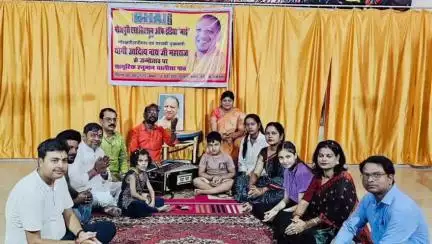 गोरखपुर: भाई ने मुख्यमंत्री योगी आदित्यनाथ के जन्मदिन पर सामूहिक हनुमान चालीसा का पाठ किया, दीर्घायु की की कामना