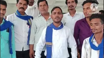 आगर: भिंड कलेक्टर पर किसानों की दो हजार बीघा जमीन भू-माफियाओं को देने का आरोप, आसपा ने कार्रवाई के लिए सौंपा ज्ञापन