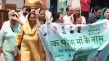 घनारी: एक पौधा माँ के नाम अभियान के तहत पूर्व विधायक चैतन्य शर्मा ने चलेट और भंजाल में किया पौधारोपण