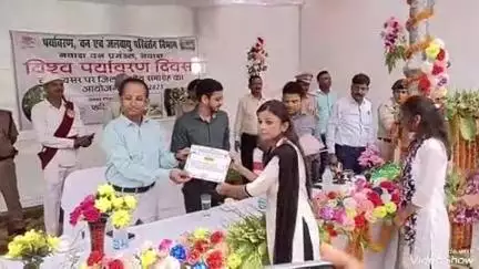 गोविंदपुर:- प्लास्टिक मुक्त दुनिया हमारा संकल्प: ककोलत में विश्व पर्यावरण दिवस पर जिला स्तरीय समारोह का हुआ भव्य आयोजन।