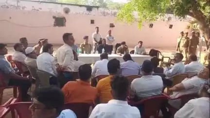 कोल: ईद के पर्व को लेकर SP सिटी और ADM सिटी ने ईदगाह में कमेटी के साथ की बैठक, सड़क पर नहीं होगी नमाज अदा