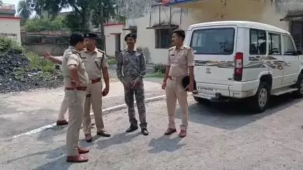टुंडी: टुंडी थाना में डीएसपी ने पुलिस पदाधिकारियों के साथ बैठक की
