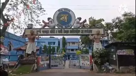 কুলপি: সিনিয়র উদ্যোগে কুলপি বিডিও অফিসে বিশ্ব পরিবেশ দিবস নিয়ে সাংস্কৃতিক অনুষ্ঠানে উপস্থিত বিধায়ক ও বিডিও