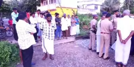 കരുനാഗപ്പള്ളി: വിൽപ്പനയ്ക്ക് എത്തിച്ച 10.71 കിലോ കഞ്ചാവുമായി കരുനാഗപ്പള്ളി റെയിൽവേ സ്റ്റേഷൻ പരിസരത്തു നിന്നും യുവാവ് പിടിയിലായി