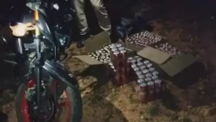 सिंगरौली: शासन पुलिस ने तियरा में भारी मात्रा में देशी-विदेशी शराब जब्त की, कार्रवाई जारी