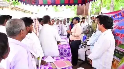 నర్సాపూర్: గ్రామాల్లో కొనసాగుతున్న రెవెన్యూ సదస్సులను రైతులు సద్వినియోగం చేసుకోవాలి మెదక్ జిల్లా కలెక్టర్ రాహుల్ రాజ్