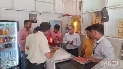 આણંદ: મનપા આણંદ દ્વારા વિવિધ એકમો પાસેથી એક જ દિવસમાં ૧.૧૩ લાખ ઉપરાંતનો દંડવસૂલ કર્યો