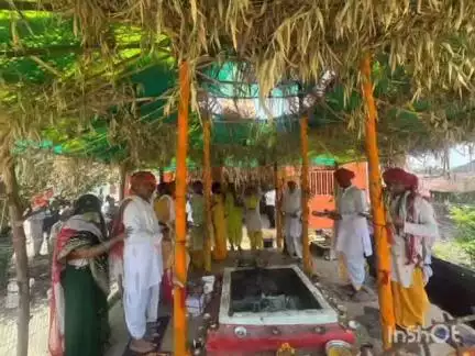 माकड़ोन: तराना विधायक ग्राम गावड़ी में भगवान श्री हनुमान जी महाराज के मंदिर के प्राण प्रतिष्ठा कार्यक्रम में हुए शामिल