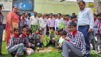 चरखी दादरी: शहीद दलबीर सिंह राजकीय स्कूल में विश्व पर्यावरण दिवस मनाया गया, सीजेएम मुख्य अतिथि के रूप में पहुंचे