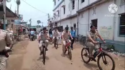 খানাকুল ১: বিশ্ব পরিবেশ দিবস উপলক্ষে বৃক্ষরোপন,বৃক্ষ বিতরণ ও সাইকেল ৱ্যালি খানাকুল থানার পুলিশের;উপস্থিত SDPO