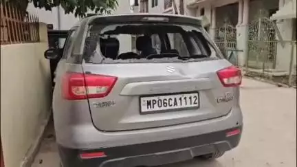 मुरैना नगर: न्यू हाऊसिंग बोर्ड कॉलोनी में अज्ञात बदमाशों ने घर के बाहर खड़ी कार तोड़ी, पुलिस ने मामला दर्ज किया