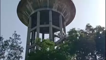 बूंदी: पैसे के लेनदेन से नाराज बुजुर्ग आजाद पार्क की पानी की टंकी पर चढ़ा, पुलिस ने समझाईश कर नीचे उतारा