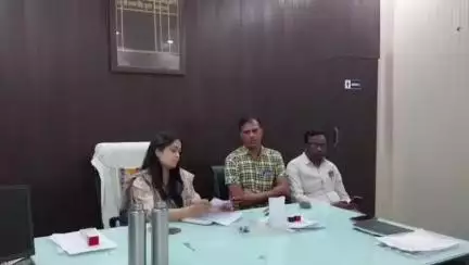 डीग: स्वच्छ भारत अभियान की राजस्थान प्रभारी कृष्णा माहेश्वरी ने पंचायत समिति डीग में अधिकारियों के साथ की बैठक