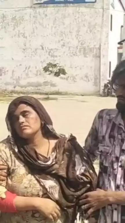 मेरठ: पिपलिखेड़ा गांव में विवाहिता को ससुराल वालों ने बंधक बनाकर पिता ने विवाहित घायल पुलिस से की शिकायत