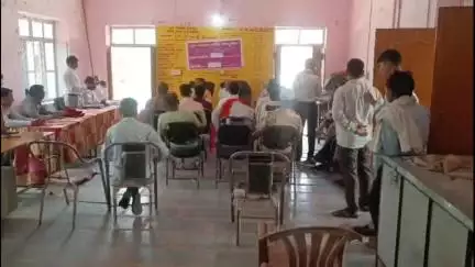 हिण्डोली: भवानीपुरा पंचायत में पंचायत स्तरीय जनसुनवाई का आयोजन, तहसीलदार ने समस्याएं सुनकर मौके पर किया समाधान