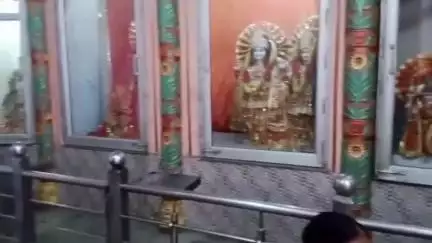 गजरौला की बस्ती में स्थित है प्राचीन मंदिर जहां सुबह शाम होता है भजन कीर्तन,प्रसाद चढ़ाने से होती है मनोकामना पूरी