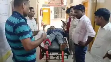 आंवला: आंवला में दो बाइकों की टक्कर, एक बाइक के दो सवार घायल, दूसरा चालक फरार