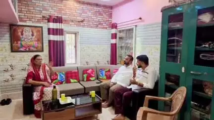 ବରୀ ରାମଚନ୍ଦ୍ରପୁର: ନିଖୋଜ ଇତିଶ୍ରୀଙ୍କ ଭଉଣୀ ମଞ୍ଜୁଲତା ଦେଓଙ୍କୁ ବାରଗାଡିଆ ଗ୍ରାମରେ ଭେଟିଲେ ପୂର୍ବତ୍ତନ ମନ୍ତ୍ରୀ ପ୍ରିତିରଞ୍ଜନ ଘଡାଇ