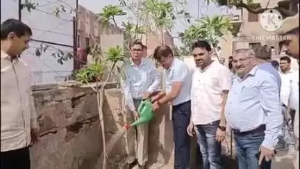 डीडवाना: कचोलिया तालाब में जनप्रतिनिधियों एवं अधिकारियों ने वंदे गंगा जल संरक्षण जन अभियान का शुभारंभ किया