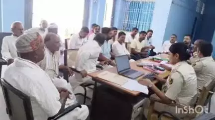 कुर्था: कुर्था थाना परिसर में बकरीद पर्व को देखते हुए शांति समिति की बैठक आयोजित की गई