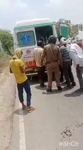 हसनगंज: नवाबगंज जैतीपुर सम्पर्क मार्ग पर तेज रफ्तार डम्फर की टक्कर से बाइक सवार अधेड़ की मौत, दो व्यक्ति हुए घायल