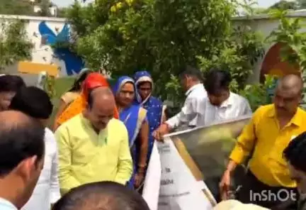 सिंगरौली: विश्व पर्यावरण दिवस पर कलेक्ट्रेट के पास वृक्षारोपण कर विधायक ने दिलाई शपथ