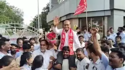 జహీరాబాద్: మహీంద్రా అండ్ మహీంద్రా కార్మిక సంఘం గుర్తింపు ఎన్నికల్లో ఒక ఓటు తేడాతో సిఐటియు గెలుపు