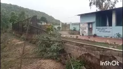 चिरमिरी में मानसून की पहली बारिश बनी आफत, वार्ड-8 में कई मकान क्षतिग्रस्त, मुख्य मार्ग हुआ बाधित