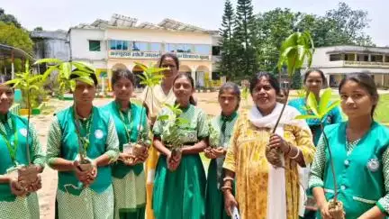 कांके: रांची के सभी सरकारी स्कूलों में विश्व पर्यावरण दिवस पर 'एक पेड़ मां के नाम' के तहत हुआ पौधा रोपण