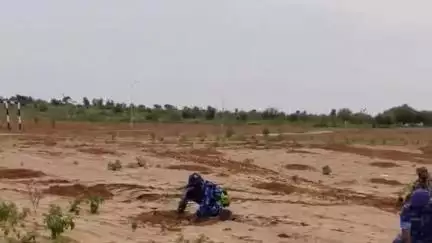नूह: RAF 194 बटालियन के जवानों ने ग्राम पंचायत इंडरी में पौधारोपण कर ग्रामीणों को किया जागरूक