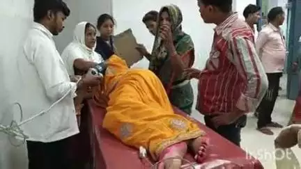 भभुआ: अकोढी नहर के पास ब्रेकर पर अनियंत्रित बाइक से गिरकर महिला घायल, सदर में इलाज जारी