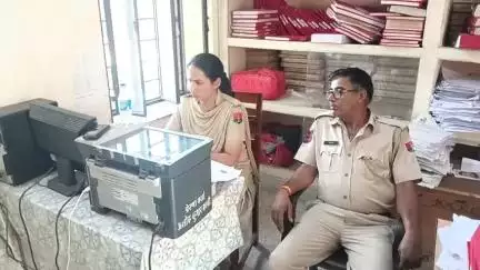 रतनगढ़: रतनगढ़ तहसील क्षेत्र की महिला ने नाबालिग के साथ चाकू की नोक पर दुष्कर्म का आरोप लगाते हुए थाने में कराया मुकदमा दर्ज