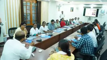कोडरमा: उपायुक्त ने अति गंभीर कुपोषित बच्चों के प्रबंधन हेतु दो दिवसीय प्रशिक्षण कार्यक्रम में दिए निर्देश