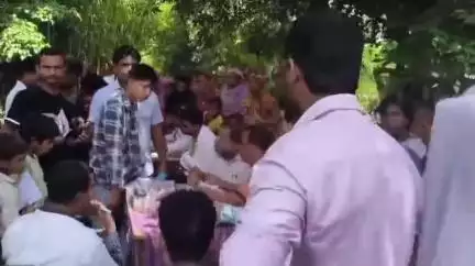 করিমগঞ্জ: পাথারকান্দি প্রাথমিক হাসপাতালের তত্ত্বাবধানে আমছুর সহযোগিতায় দূর্লভপুরে এক মেডিকেল ক্যাম্পের আয়োজন