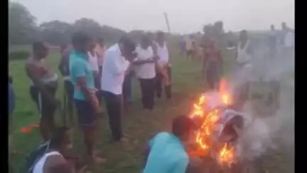 କେନ୍ଦ୍ରାପଡା: ବନ୍ଧସାହି ଗ୍ରାମର ଦୁର୍ଘଟଣାରେ ପରଲୋକ ହୋଇଥିବା ସ୍ବର୍ଗତ ଜ୍ୟୋତି ରଂଜନ ଦାସଙ୍କୁ ଶ୍ମଶାନରେ ଶେଷ ସମ୍ମାନ ଜଣାଇଲେ କେନ୍ଦ୍ରାପଡ଼ା ବିଧାୟକ
