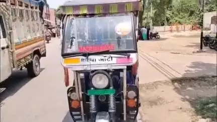 गोंडा: धानेपुर पुलिस ने ई-रिक्शा चालकों का वेरिफिकेशन अभियान चलाया, बिना नंबर प्लेट के वाहन ना चलने की दी चेतावनी