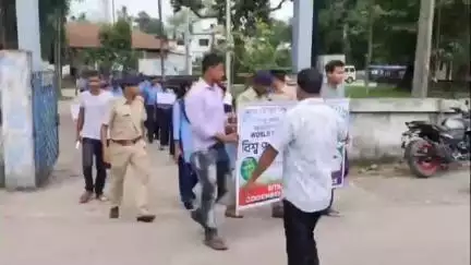 শীতলকুচি: বিশ্ব পরিবেশ দিবস উপলক্ষে শীতলকুচি থানার উদ্যোগে সচেতনতা মুলক র‍্যালি ও বৃক্ষ রোপন কর্মসূচি পালন হল