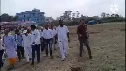 साबला: सोम नदी पर वन्दे गंगा जल संरक्षण अभियान का आगाज, गंगा पूजन कर निकाली गई कलश यात्रा, प्रदेश सरकार के निर्देशन में