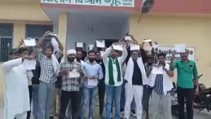 पीलीभीत: मंडी स्थित किसान विश्रामगृह में भारतीय किसान यूनियन भानू के पूर्व मंडल अध्यक्ष ने की प्रेस कॉन्फ्रेंस