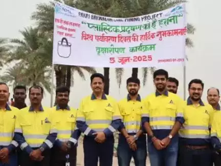 बरकागाँव: विश्व पर्यावरण दिवस पर त्रिवेणी सैनिक माइनिंग में कर्मचारियों और सीआईएसएफ जवानों ने किया पौधारोपण