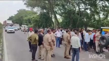 हर्रैया: छावनी थाना के बबुरहवा के पास नेशनल हाईवे पर अज्ञात ट्रक ने पैदल सड़क पार कर रहे व्यक्ति को मारी ठोकर, व्यक्ति की हुई मौत